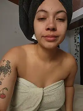 NefertitiXO online show from June 23, 2026, 3:32 pm