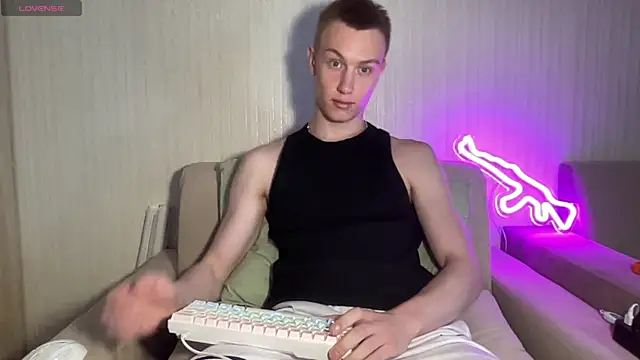 Travis Gracile online show from June 5, 2026, 8:20 am