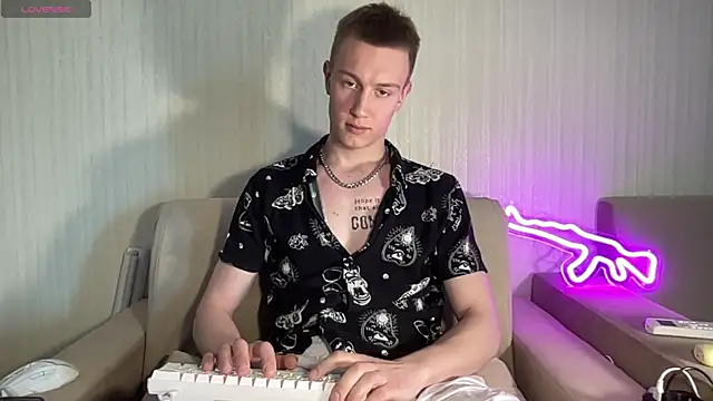 Travis Gracile online show from June 11, 2026, 9:07 am