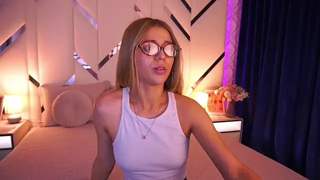 DoveLovee online show from June 3, 2026, 1:25 pm