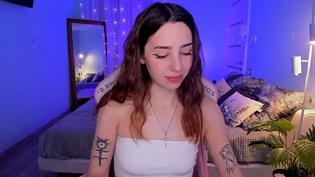 Snapshot of CharliGrace_ chatting on April 15, 2026, 8:10 am CharliGrace online show from April 15, 2026, 8:10 am