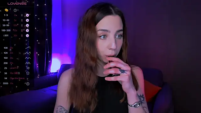 Snapshot of CharliGrace_ chatting on April 23, 2026, 9:08 am CharliGrace online show from April 23, 2026, 9:08 am