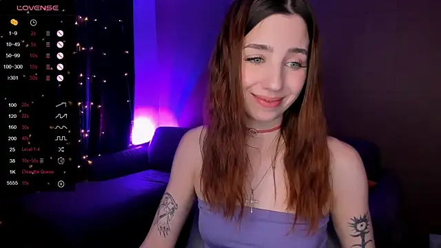 Snapshot of CharliGrace_ chatting on April 25, 2026, 1:41 pm CharliGrace online show from April 25, 2026, 1:41 pm