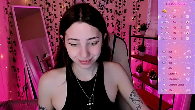 Snapshot of CharliGrace_ chatting on May 17, 2026, 7:28 am CharliGrace online show from May 17, 2026, 7:28 am