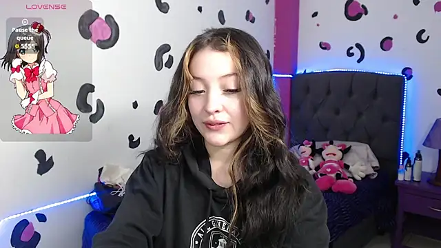 vero doll12 online show from June 11, 2026, 1:53 pm