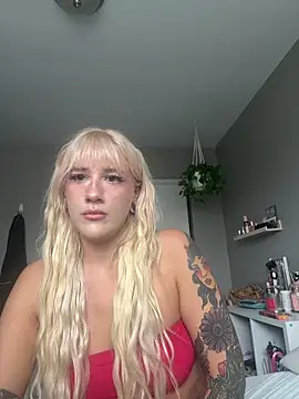Snapshot of BettyBadNews chatting on April 30, 2026, 5:52 pm BettyBadNews online show from April 30, 2026, 5:52 pm