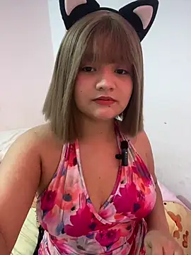 Karina PrettyHot69 online show from April 28, 2026, 5:12 am