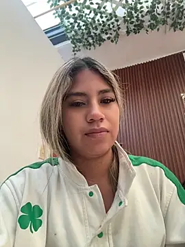 Kimmiebellarie online show from June 2, 2026, 12:18 pm