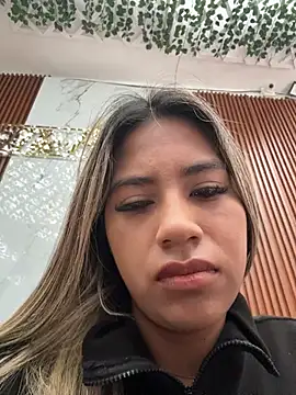 Kimmiebellarie online show from July 9, 2026, 12:42 pm