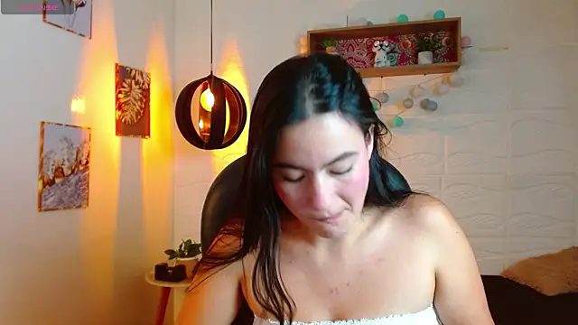 rosaleia  online show from June 13, 2026, 4:43 am
