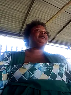 Snapshot of SweetBelly1 chatting on April 18, 2026, 11:47 am SweetBelly1 online show from April 18, 2026, 11:47 am