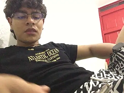 Snapshot of xhecho_uzumaki chatting on June 13, 2026, 5:05 am xhecho uzumaki online show from June 13, 2026, 5:05 am