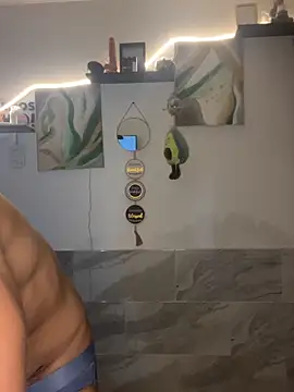 Emcapuchado Josee online show from April 13, 2026, 10:04 pm