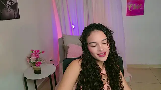 MaraVelvett online show from May 18, 2026, 5:41 pm