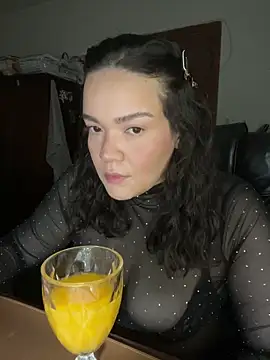 dayanestephany1 online show from June 4, 2026, 8:15 pm