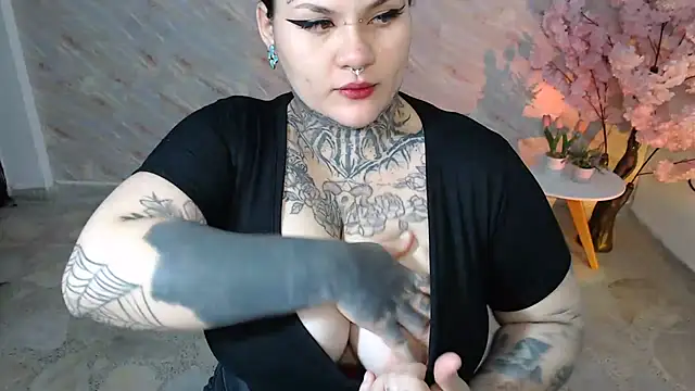 Snapshot of sherlytattos chatting on July 17, 2026, 3:57 am sherlytattos online show from July 17, 2026, 3:57 am