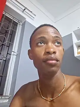 Snapshot of youngAndReckles chatting on April 11, 2026, 10:36 pm youngAndReckles online show from April 11, 2026, 10:36 pm