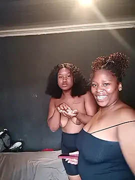 Chubbygoddess123 online show from April 15, 2026, 1:07 pm