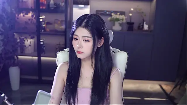 Snapshot of Seraphinei chatting on May 15, 2026, 12:12 pm Seraphinei online show from May 15, 2026, 12:12 pm
