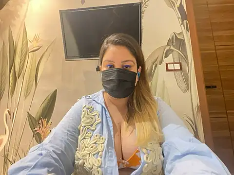 kavyasingh36 online show from May 6, 2026, 10:09 am