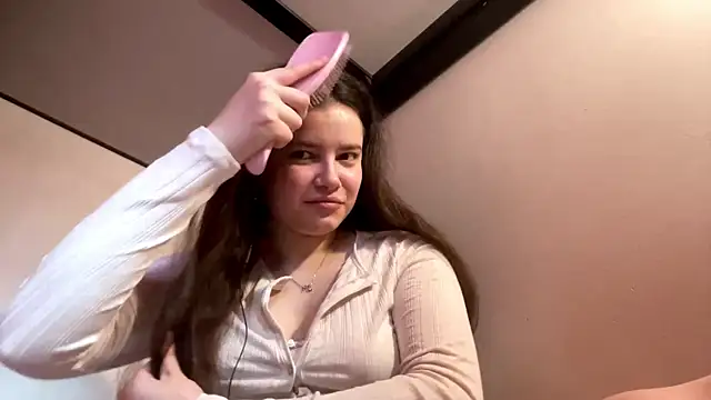 Snapshot of LonnaVandal chatting on April 13, 2026, 9:59 am LonnaVandal online show from April 13, 2026, 9:59 am