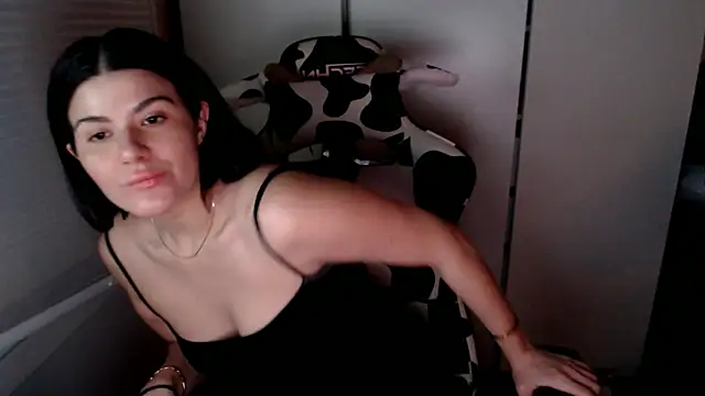 cassiealvarez online show from May 1, 2026, 1:43 am
