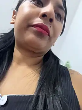 MELIZ QUEEN online show from May 14, 2026, 11:50 am