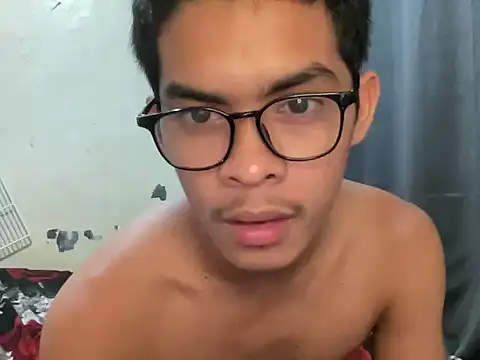 yourhotasian jhonpol16 online show from April 14, 2026, 6:14 pm