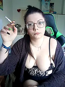 HotVWGirl online show from April 21, 2026, 3:39 pm