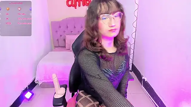 KATHERINE TAY online show from April 22, 2026, 7:26 pm