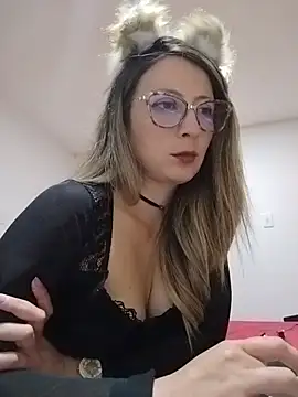 VALELUXX online show from May 14, 2026, 2:07 am