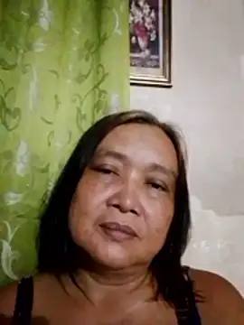 Snapshot of jeanyummytits chatting on June 1, 2026, 9:33 am jeanyummytits online show from June 1, 2026, 9:33 am