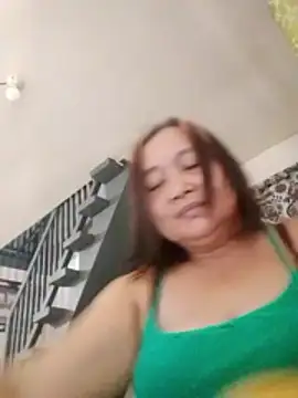 Snapshot of jeanyummytits chatting on June 12, 2026, 11:25 pm jeanyummytits online show from June 12, 2026, 11:25 pm