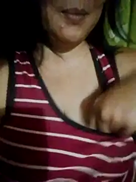 Snapshot of jeanyummytits chatting on June 21, 2026, 11:46 am jeanyummytits online show from June 21, 2026, 11:46 am