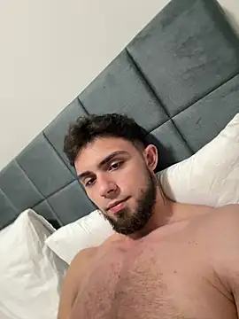 Snapshot of Tallboy_ chatting on April 14, 2026, 7:31 pm Tallboy online show from April 14, 2026, 7:31 pm