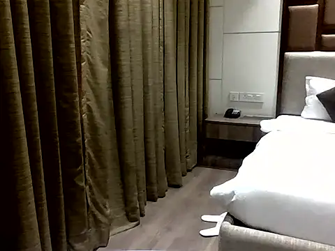 nikhil s25 online show from April 12, 2026, 10:31 am