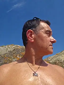 Snapshot of loulouferrari chatting on May 24, 2026, 3:06 pm loulouferrari online show from May 24, 2026, 3:06 pm