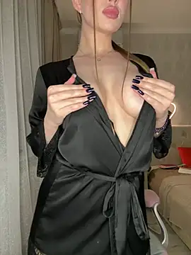 AlisaPearl online show from July 26, 2026, 8:38 pm