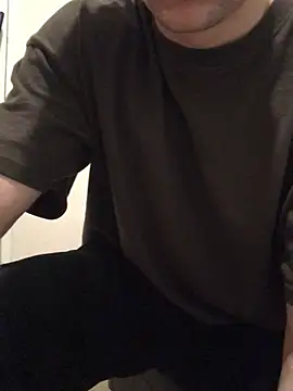 maxence 096 online show from April 19, 2026, 8:22 pm