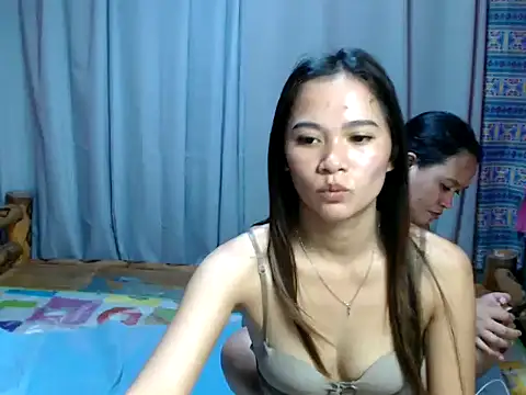 Snapshot of ursweet_kimstar chatting on April 21, 2026, 2:51 am ursweet kimstar online show from April 21, 2026, 2:51 am