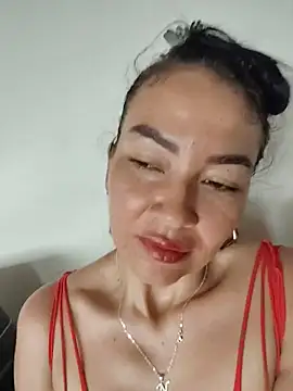 Snapshot of LuluDream chatting on June 23, 2026, 3:43 pm LuluDream online show from June 23, 2026, 3:43 pm