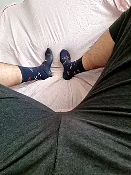 bossFeet online show from April 15, 2026, 7:04 am