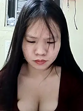 Seraphinahh online show from May 5, 2026, 4:37 pm