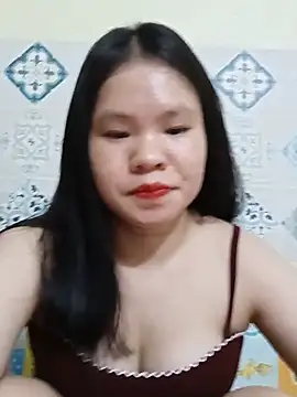 Seraphinahh online show from May 17, 2026, 2:02 pm