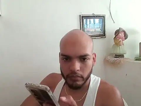 Snapshot of Eduarstrock chatting on April 13, 2026, 4:23 pm Eduarstrock online show from April 13, 2026, 4:23 pm