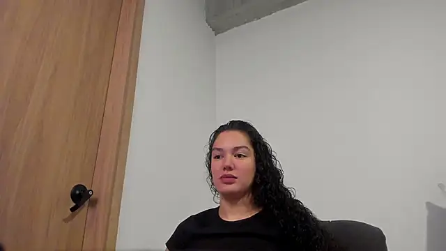 Snapshot of MiaRouseex chatting on May 16, 2026, 9:13 pm MiaRouseex online show from May 16, 2026, 9:13 pm