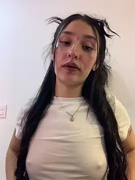 Snapshot of NickieCute- chatting on April 28, 2026, 10:15 pm NickieCute- online show from April 28, 2026, 10:15 pm