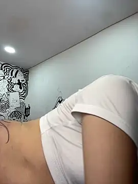 Snapshot of NickieCute- chatting on May 21, 2026, 8:49 pm NickieCute- online show from May 21, 2026, 8:49 pm