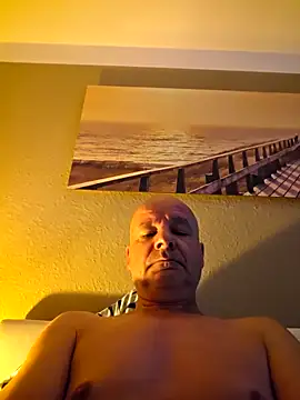 Snapshot of mannohmann5 chatting on June 20, 2026, 5:54 am mannohmann5 online show from June 20, 2026, 5:54 am