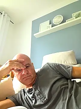 Snapshot of mannohmann5 chatting on July 20, 2026, 10:39 am mannohmann5 online show from July 20, 2026, 10:39 am